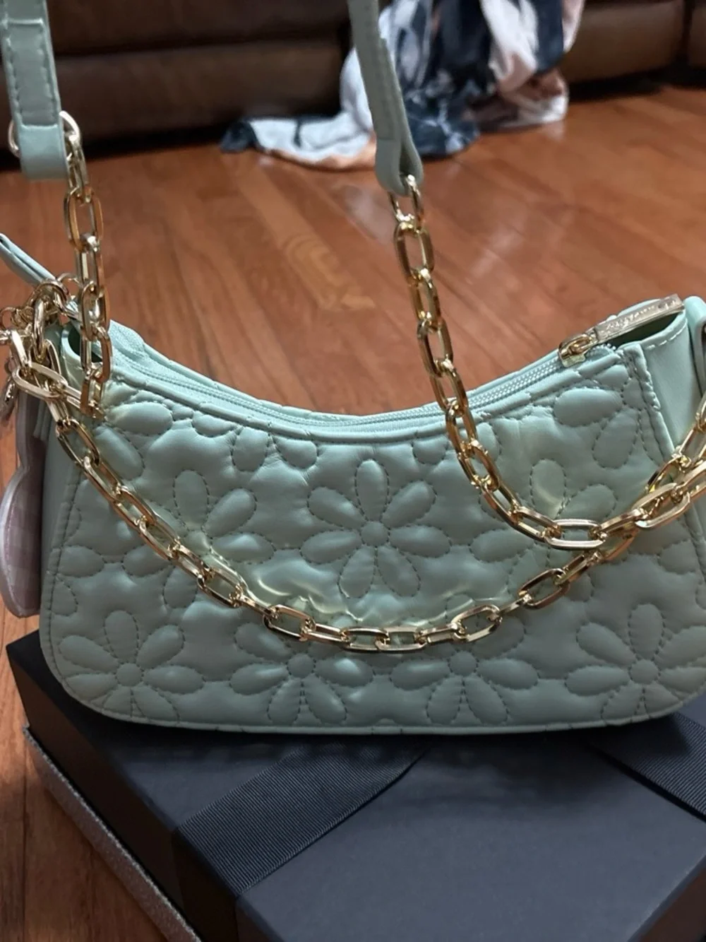 Quilted Daisy Shoulder Bag in Mint